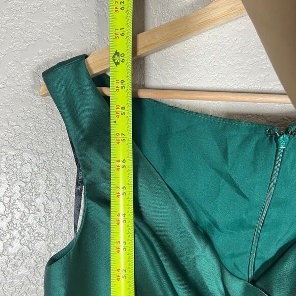 Alfred Sung Emerald Green Satin Gown 10 V-Neck Fit and Flare Formal Dress - Picture 8 of 8